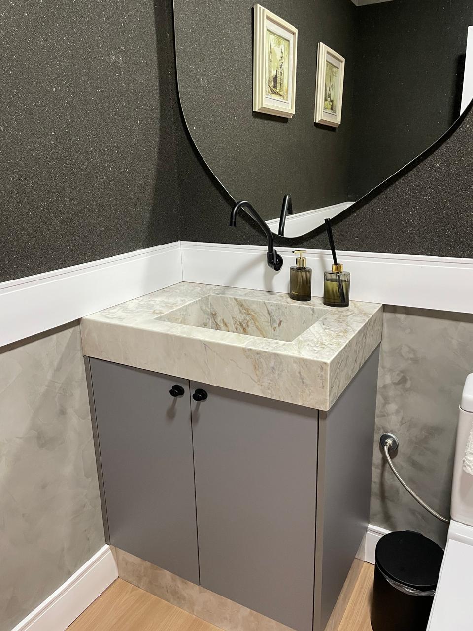 Lavabo com cuba esculpida em quartzito branco
